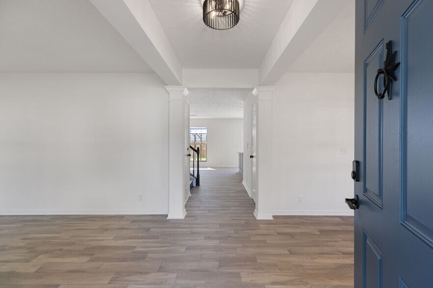 Building Photo - 2150 Blake Dr