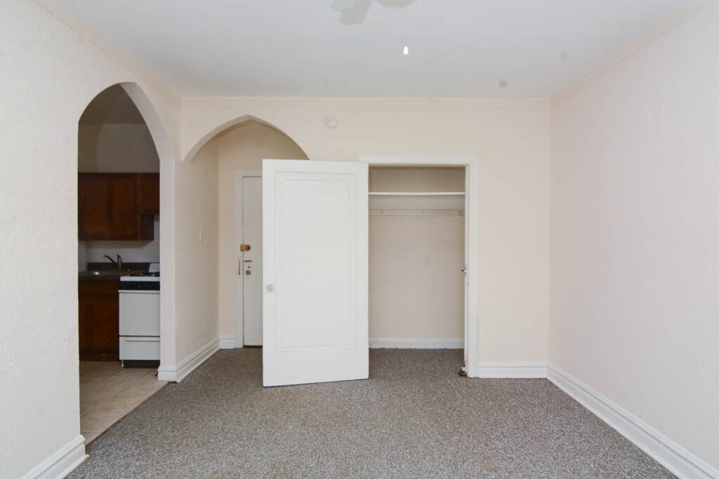 Building Photo - 4842 N Damen Ave