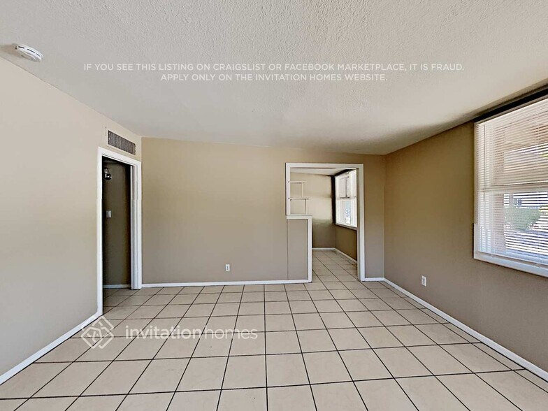Building Photo - 2831 E Osborn Rd