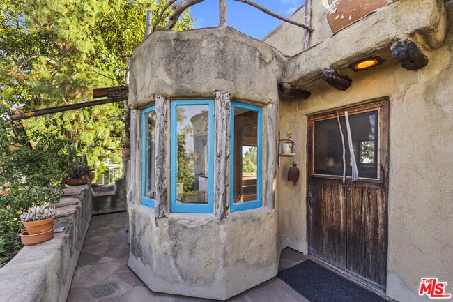 Building Photo - 1403 Avon Park Terrace