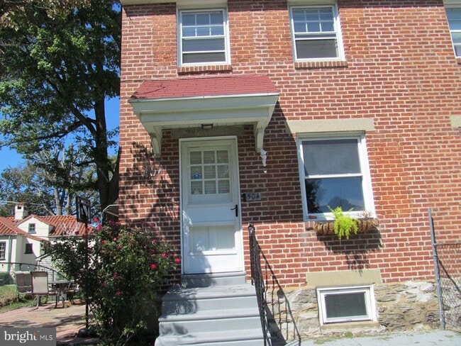 Building Photo - 504 Acorn St