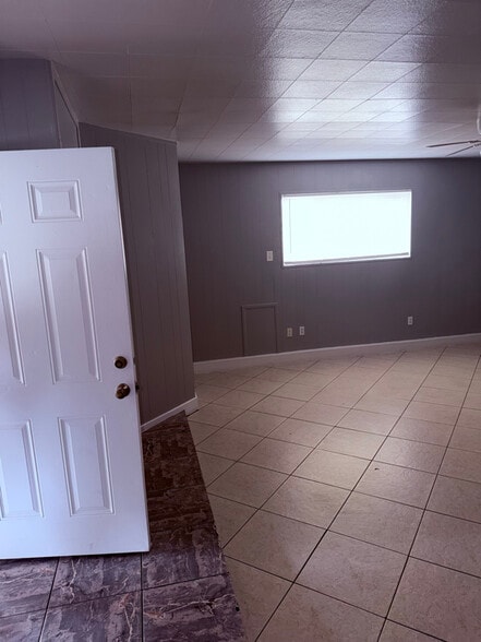 Building Photo - 5925 Marka Dr