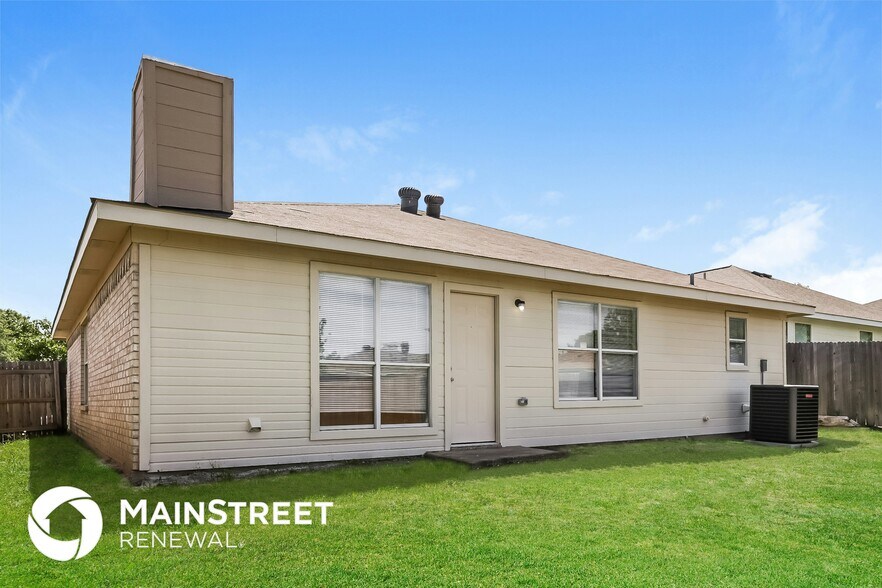 Building Photo - 10836 Deauville Cir N