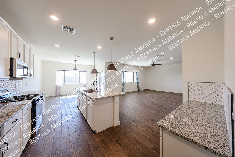 Building Photo - 12557 W Citrus Wy