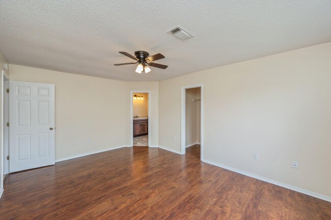 Building Photo - 3009 La Salle Ct