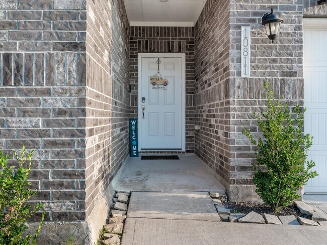 Building Photo - 10811 Violet Bloom Dr