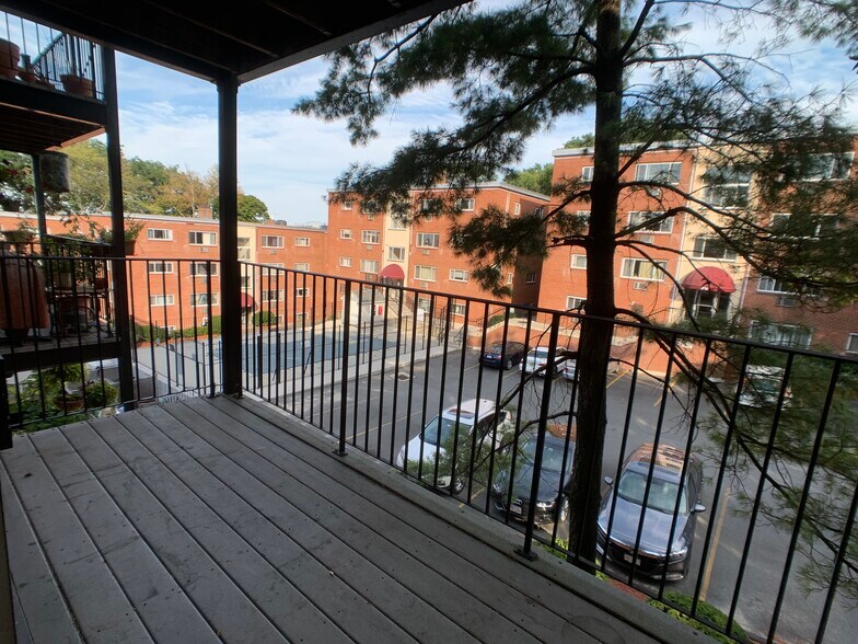 Building Photo - 36 Bellvista Rd