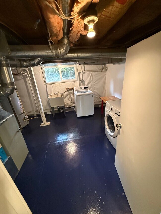 Building Photo - Charming Sellwood Gem in the Heart of SE P...