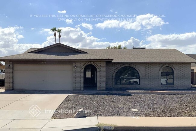 Building Photo - 2528 N Central Dr
