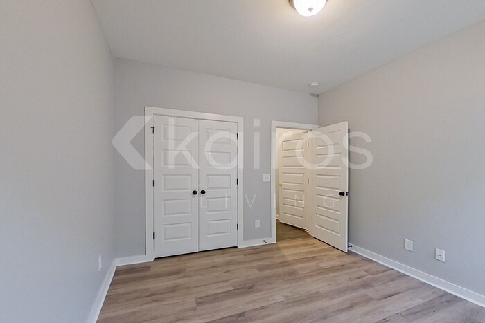 Building Photo - 7071 Shadesbrook Dr