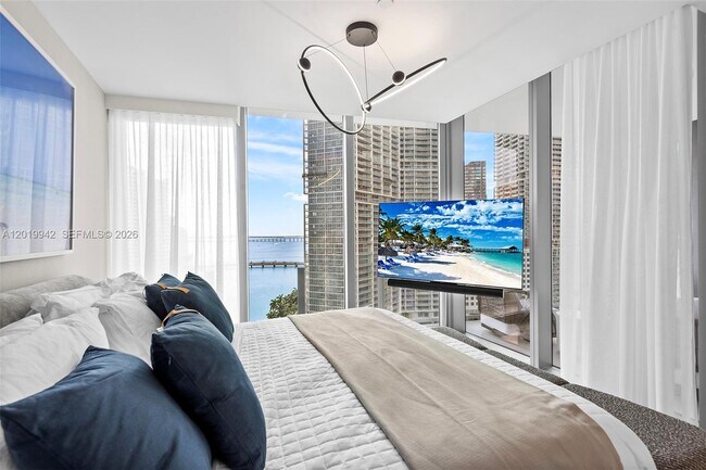 Building Photo - 300 Biscayne Blvd Way