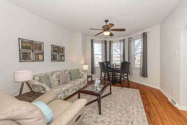 Building Photo - 4992 Botanical Ave