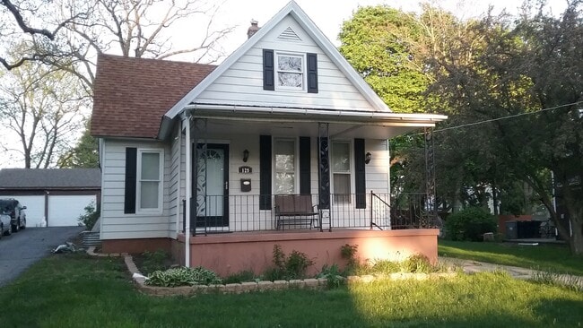 Primary Photo - 129 N Porter St