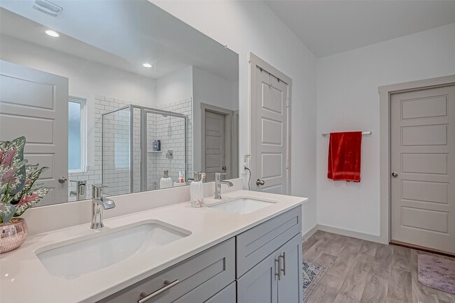 Building Photo - 6850 Amber Clf Ln