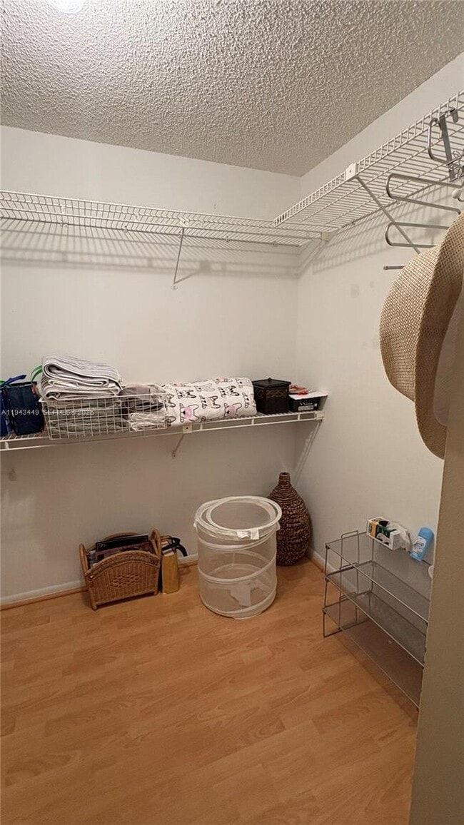 Building Photo - 808 NE 27th Ave