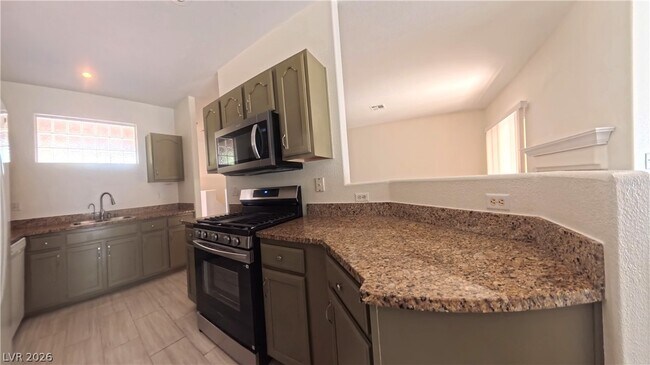 Building Photo - 2050 W Warm Springs Rd