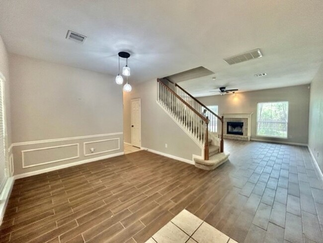 Building Photo - $350 OFF FIRST MONTH'S RENT IF YOU MOVE IN...