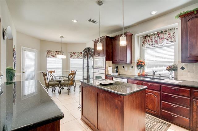 Building Photo - 705 Sundown Way