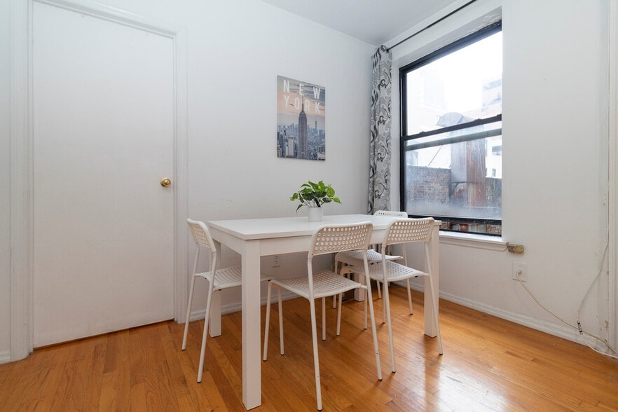 Building Photo - 1794 1st Ave