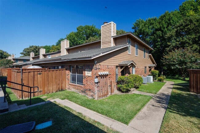 Building Photo - 5640 Cedar Creek Dr