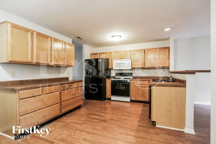 Building Photo - 41 Knoll Ln