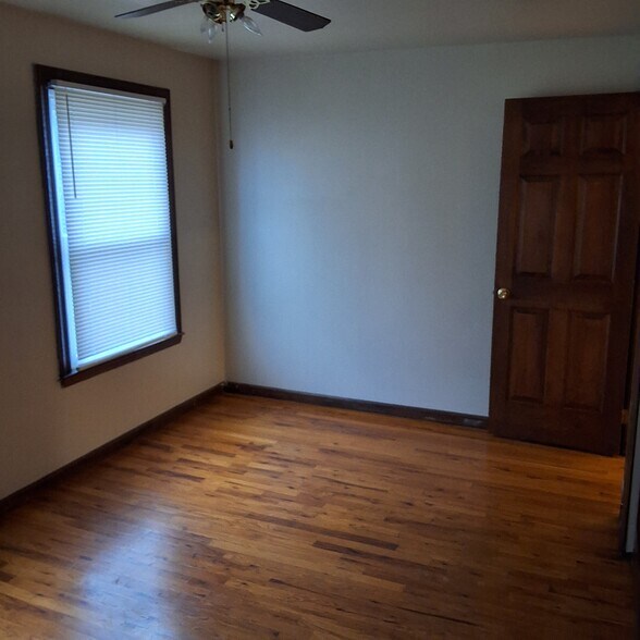 Building Photo - 340 W State St