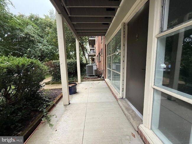 Building Photo - 3419 University Blvd W