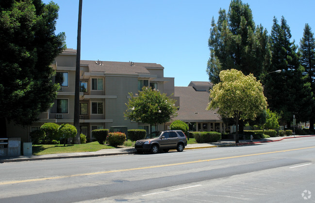 Building Photo - Napa Creek Manor