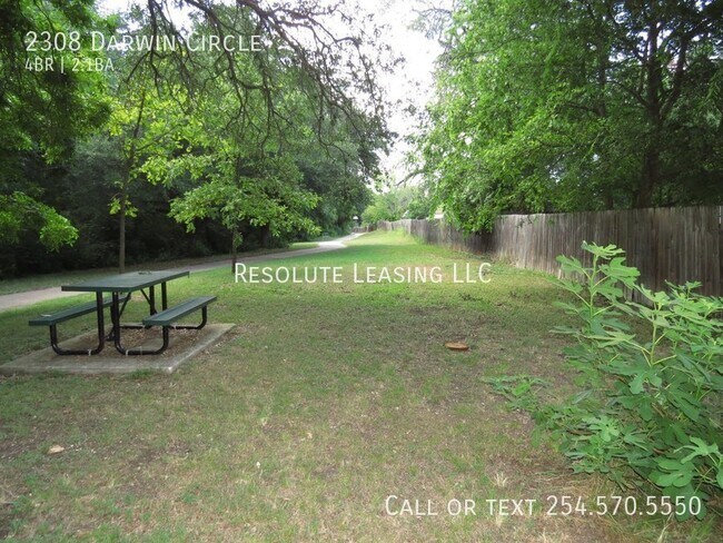 Building Photo - 2308 Darwin Cir