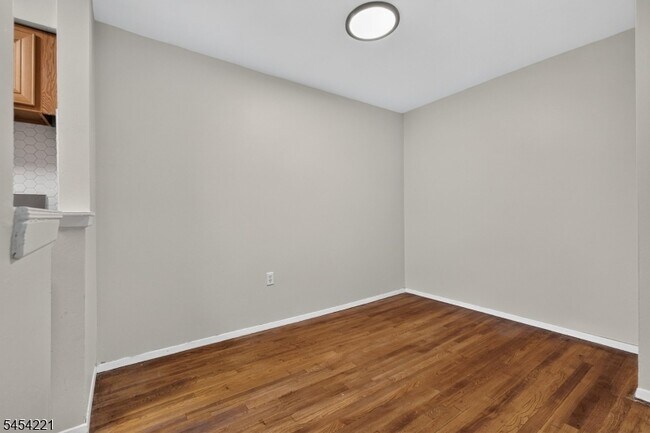 Building Photo - 765 Vose Ave