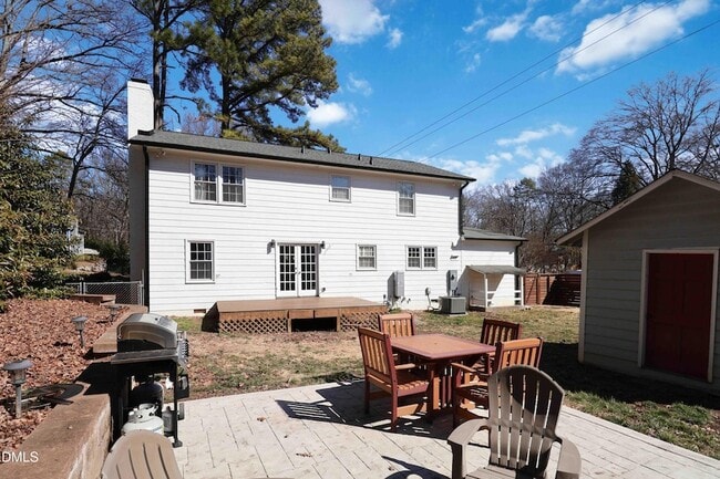 Building Photo - 322 E Millbrook Rd