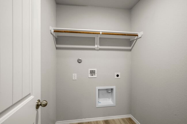 Building Photo - 212 Barton Crk