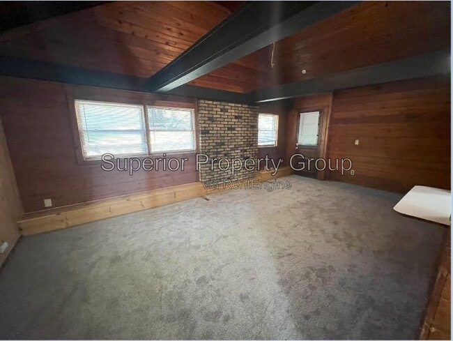 Building Photo - 150 S River St