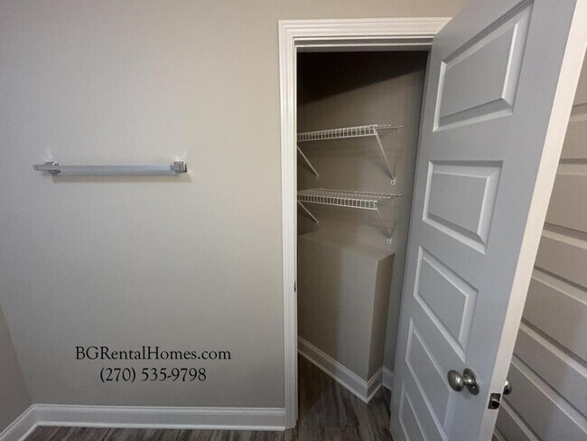 Building Photo - 506 Labrador Dr