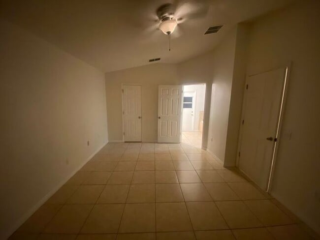 Building Photo - 909 Gateshead Ct