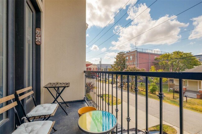 Building Photo - 4106 Marina St