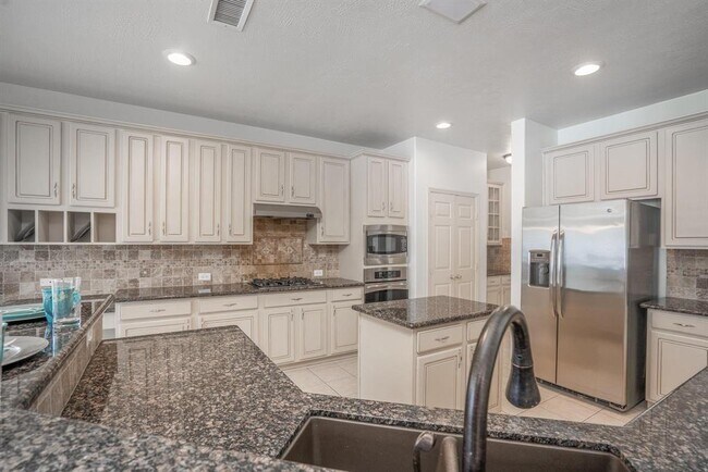 Building Photo - 22 Westwinds Cir