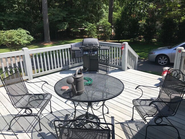 Building Photo - Charming 3BR Home Near Normaltown with Covered Porch & Hardwood Floors