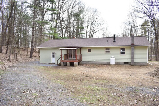 Building Photo - 6785 Middle Grove Rd