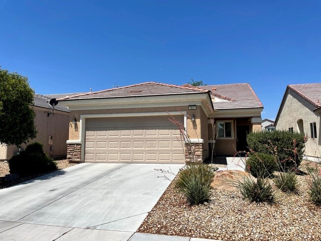 Building Photo - Single story home located in a  55+Communi...