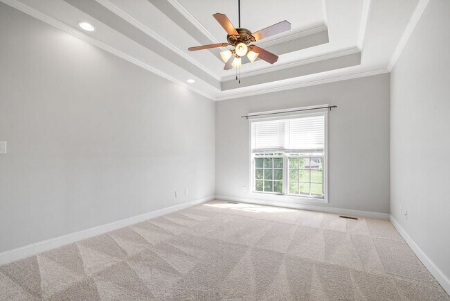Building Photo - Three Bedroom with Bonus on Exit 8!