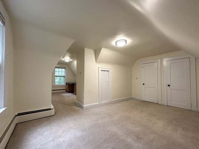 Building Photo - 3 bedrooms, 1.5 bath