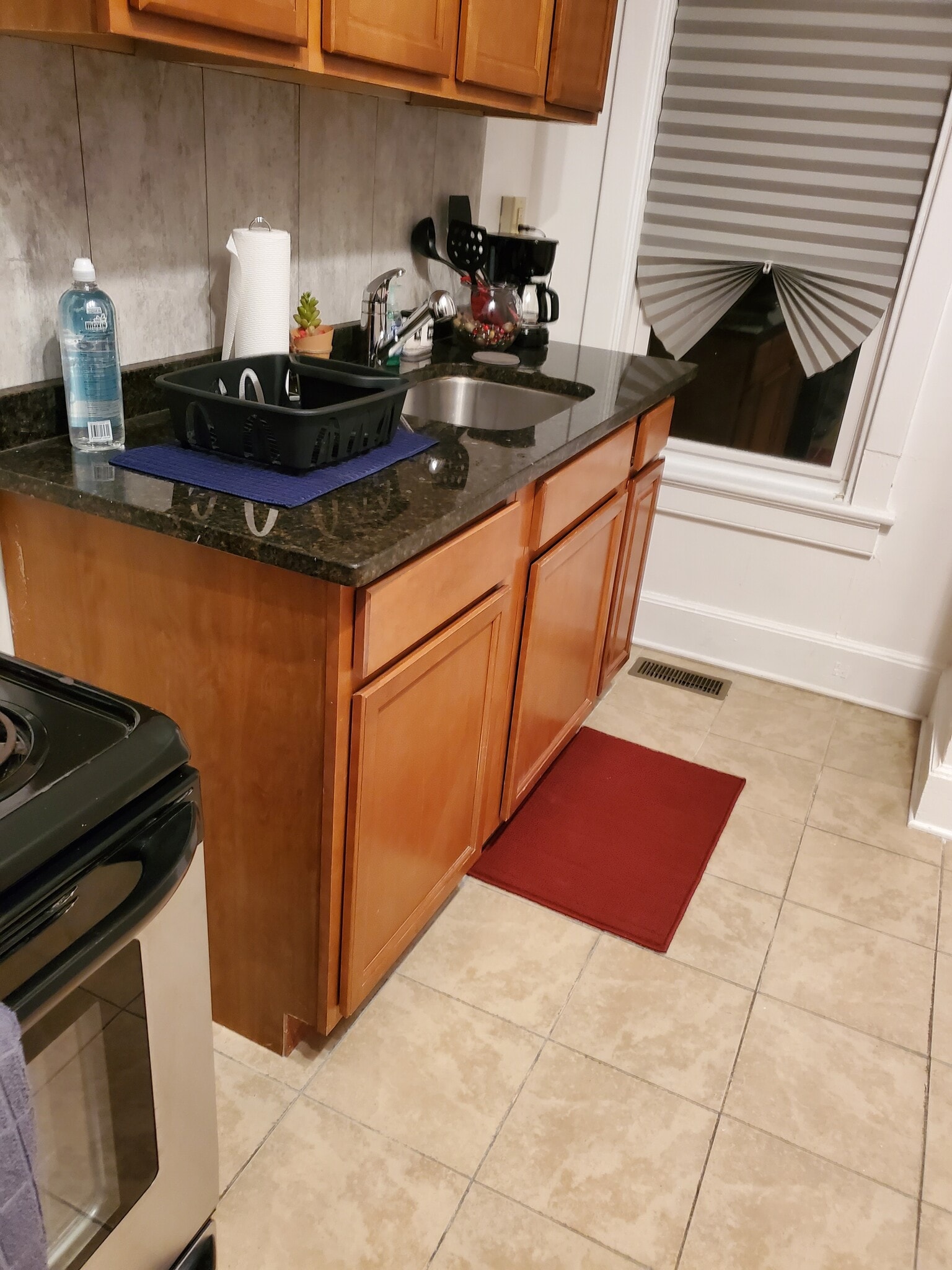 Cute galley kitchen - 11 S 2nd St