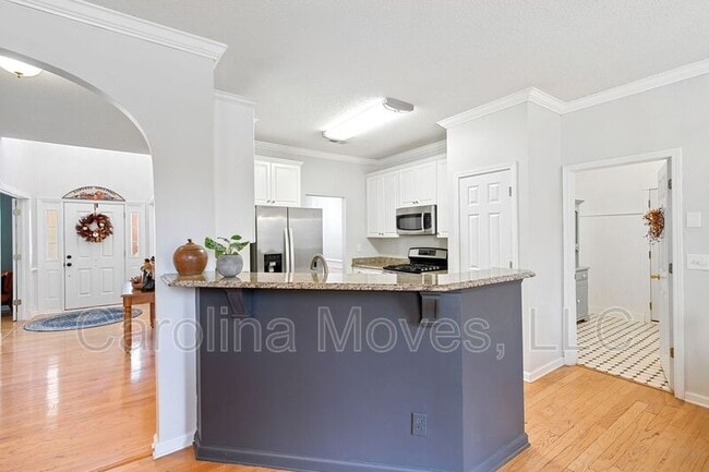 Building Photo - 312 Waterton Way