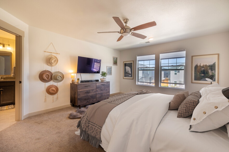 Building Photo - 4456 Barrow Ln