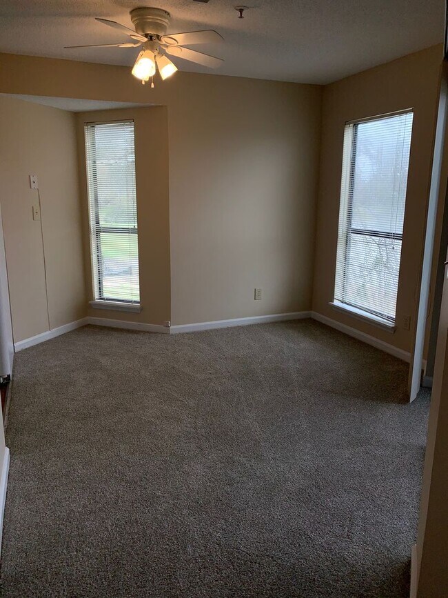 Building Photo - 1101 Possum Trot Rd