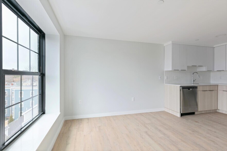 Building Photo - 24 Soden St
