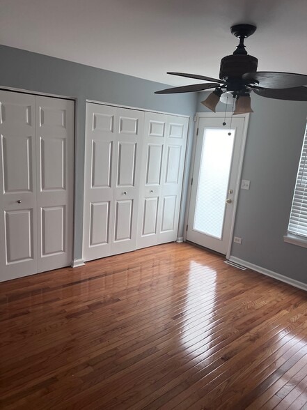 Building Photo - 7256 N Rogers Ave