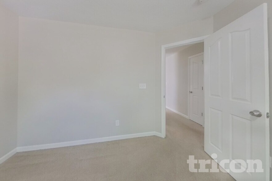 Building Photo - 6826 Squirrels Foot Ct