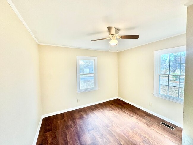 Building Photo - 415008001